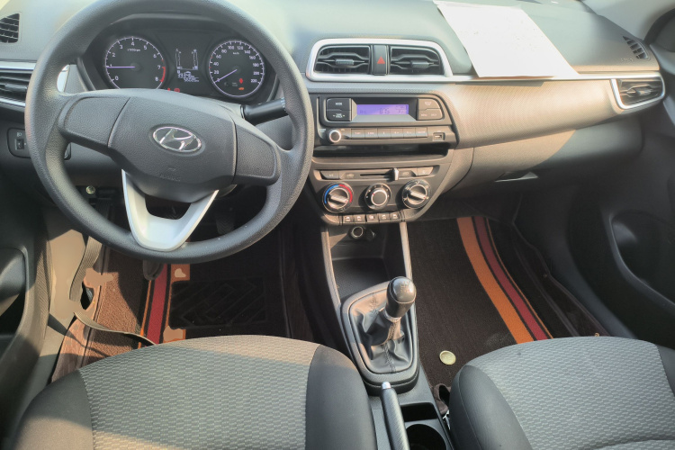 现代 瑞纳 2020款 1.4L 手动GL焕新版中控内饰12