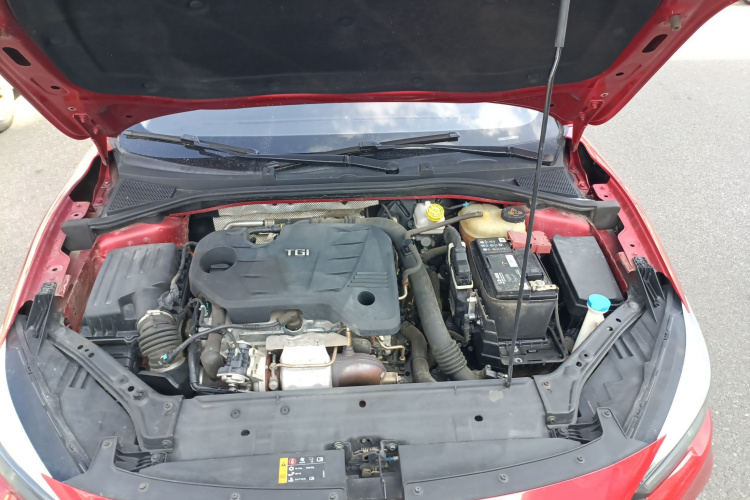 名爵 MG6 2020款 1.5T 自动领潮风尚版机舱底盘24