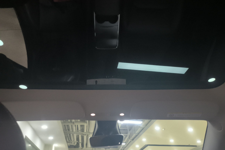 特斯拉 Model Y 2022款 后轮驱动版中控内饰22