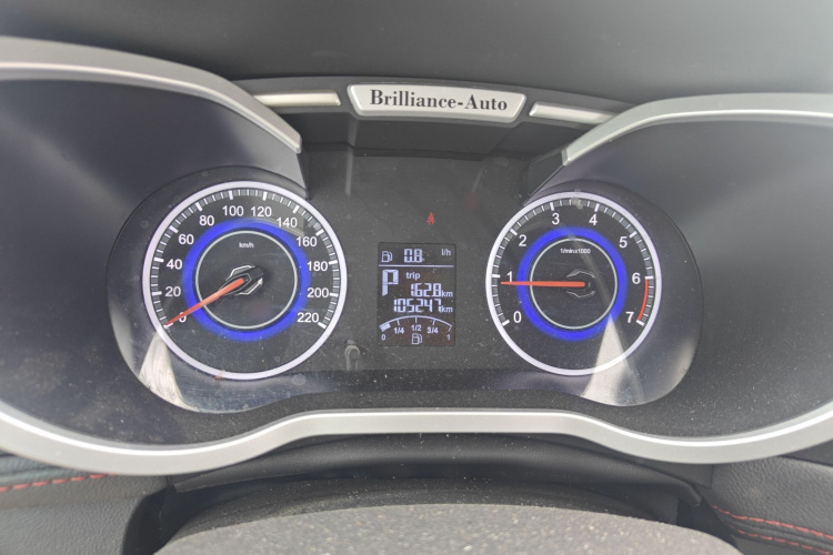 中华V3 2016款 1.5L 自动舒适型局部细节14