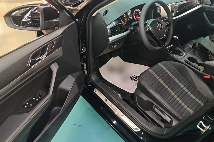 大众 朗逸 2019款 280TSI DSG舒适版 国VI中控内饰7003