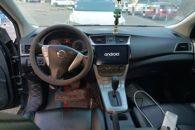 日产 轩逸 2012款 1.6XL CVT豪华版中控内饰12