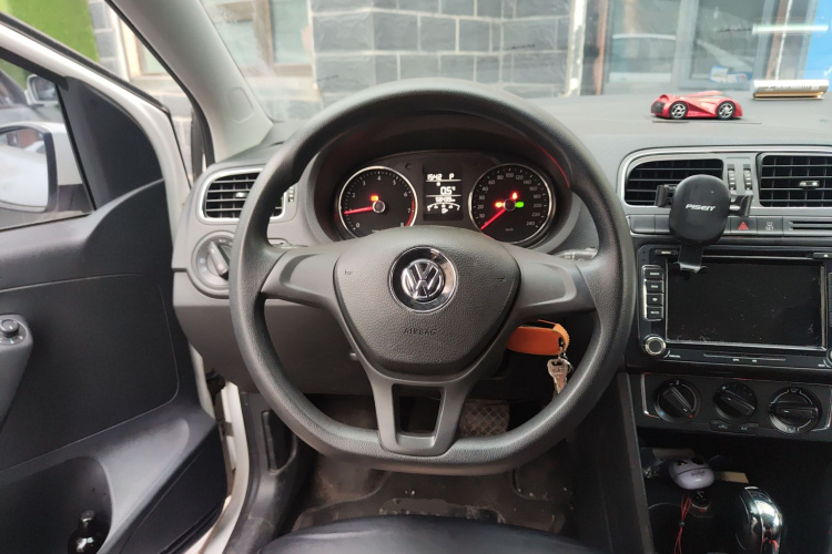 大众 Polo 2014款 1.4L 自动舒适版中控内饰13