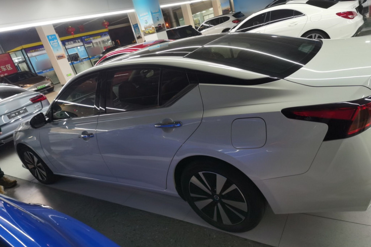 日产 天籁 2021款 2.0T XL Upper AD1 智享领航版车身外观4