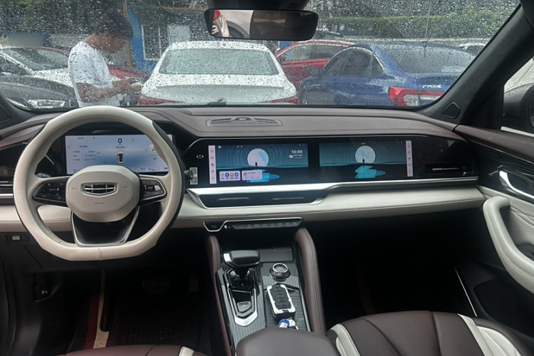 吉利汽车 星越L 2024款 2.0TD 高功自动两驱云起版中控内饰7001