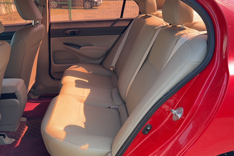 思铭 2015款 1.8L 自动豪华版中控内饰7001