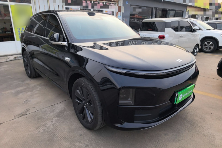 理想汽车 理想L6 2025款 Pro 智能焕新版车身外观3