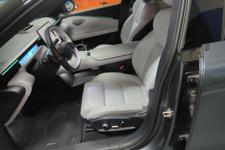 领克Z10 2024款 95kWh 702km四驱智驾Ultra中控内饰19