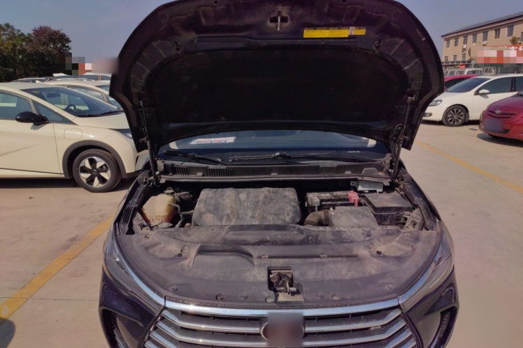 比亚迪 宋MAX 2017款 1.5T 手动智联豪华型 7座机舱底盘24