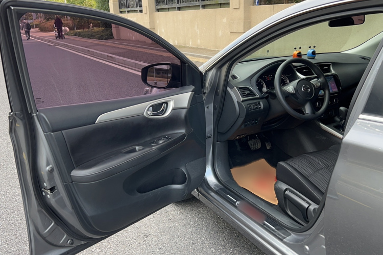 日产 轩逸 2021款 经典 1.6XE CVT舒适版中控内饰7001