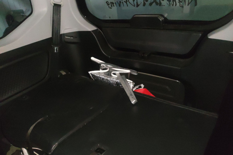 五菱汽车 宏光MINIEV 2022款 GAMEBOY 200km 玩咖款 磷酸铁锂中控内饰7004