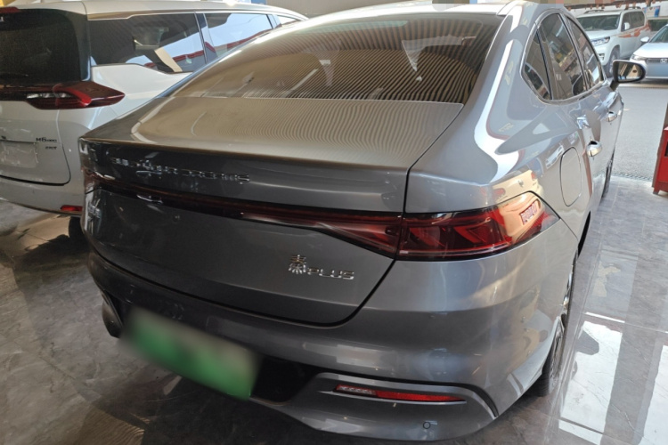 比亚迪 秦PLUS 2023款 冠军版 EV 510KM超越型车身外观6