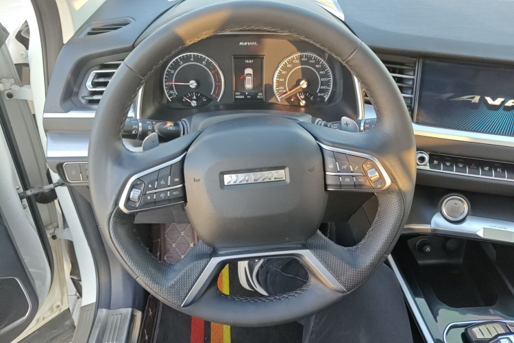 哈弗H6 2017款 红标 2.0T 自动两驱智尚型中控内饰13