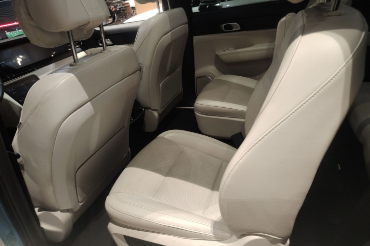 理想汽车 理想ONE 2021款 增程6座版中控内饰21