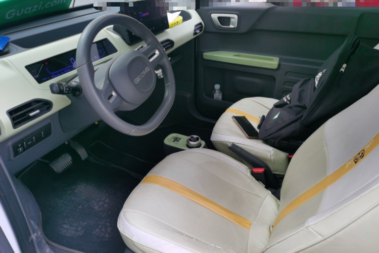 吉利银河 2023款 熊猫mini 新春版宝藏熊中控内饰19