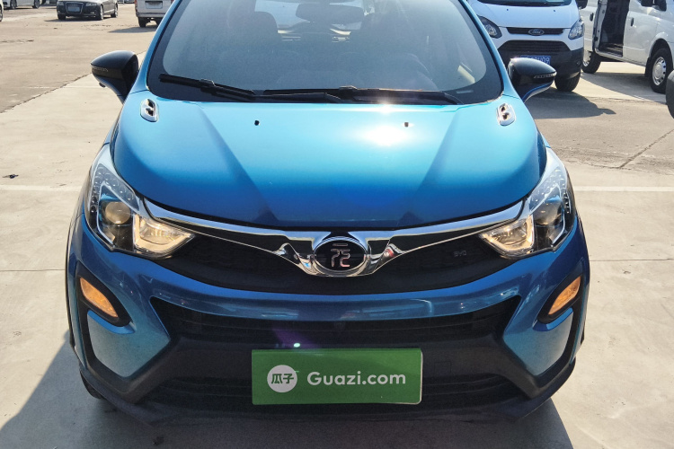 比亚迪 元 2016款 1.5L 手动豪华型车身外观2