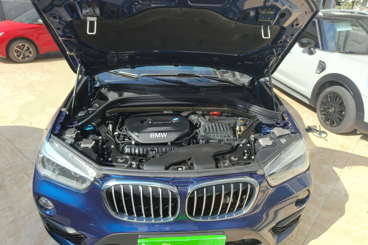 宝马X1 2019款 sDrive20Li 领先型机舱底盘24