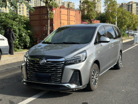 别克GL8 2023款 陆上公务舱 智慧尊贵型