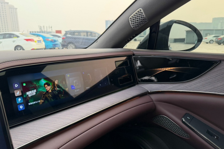 腾势Z9GT 2024款 1100四驱Max版局部细节9001