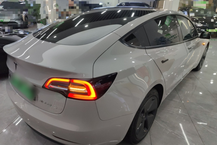 特斯拉 Model 3 2022款 后轮驱动版车身外观7