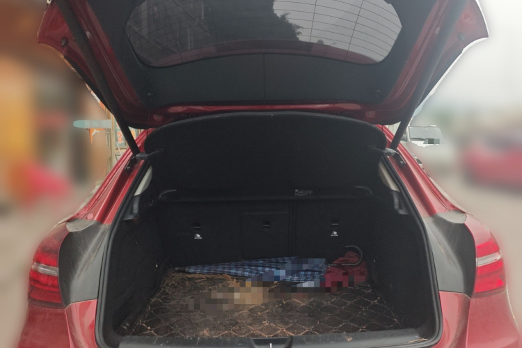 奔驰GLA 2018款 GLA 220 4MATIC 运动型中控内饰23