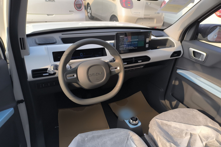 吉利银河 2024款 熊猫mini 200km 耐力熊中控内饰12