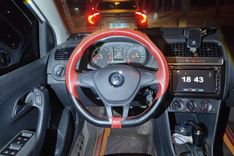 大众 Polo 2016款 1.4L 自动风尚型中控内饰13