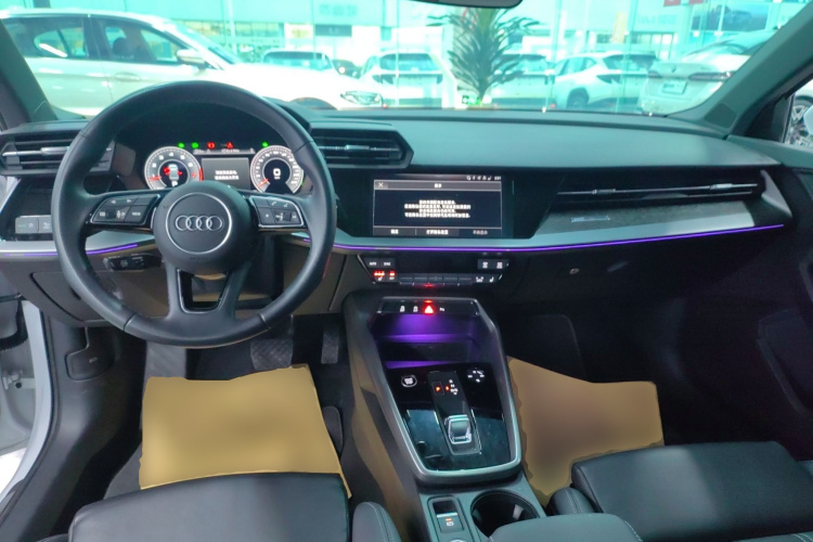 奥迪A3 2023款 改款 A3L Limousine 35 TFSI 豪华致雅型中控内饰12