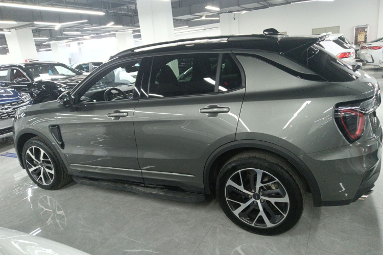 领克01 2021款 2.0TD 四驱劲Halo车身外观4