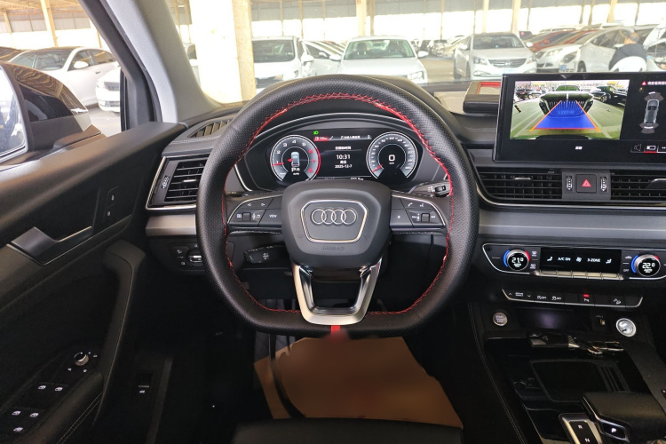 奥迪Q5L 2022款 40T 时尚动感型中控内饰13