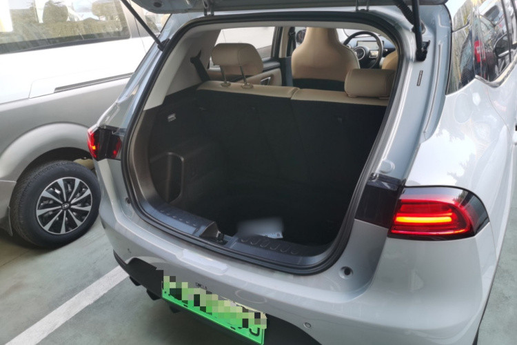 五菱汽车 五菱缤果PLUS 2024款 510km 旗舰版 四座版机舱底盘23