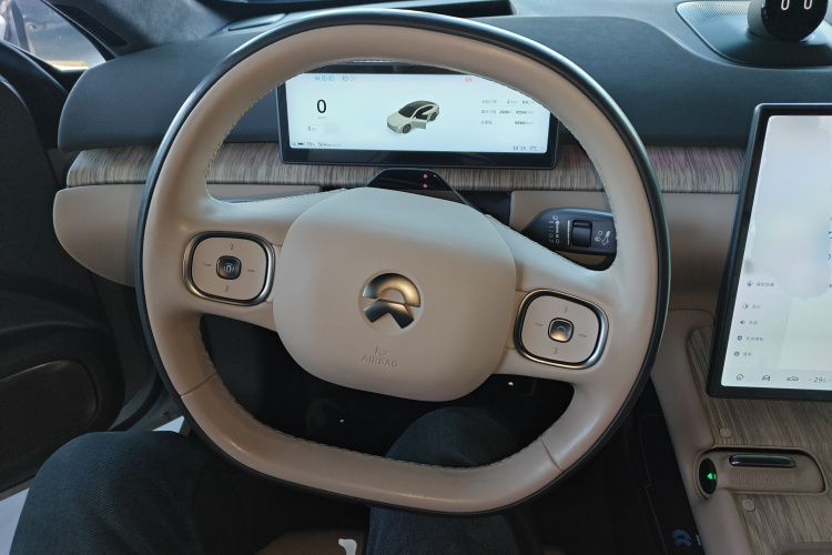 蔚来ET7 2022款 100kWh 首发版中控内饰13