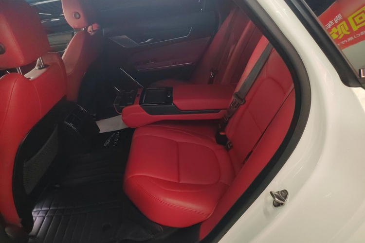 捷豹XFL 2021款 XFL 2.0T P250 四驱曜黑运动版中控内饰21