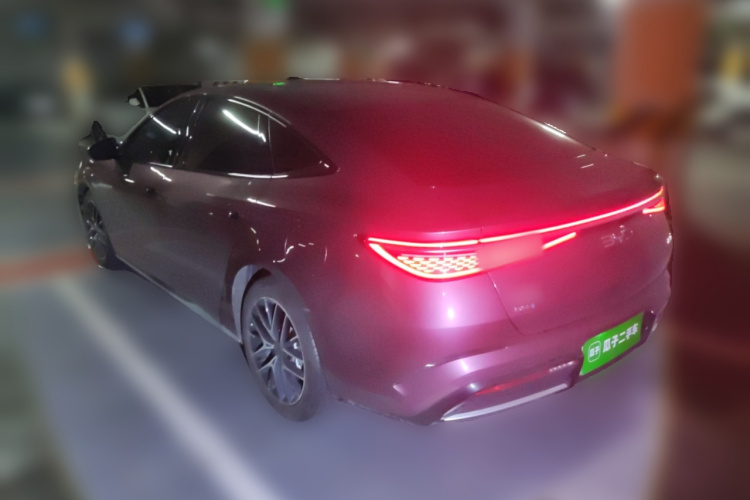 比亚迪 海豹07 DM-i 2025款 DM-i 1.5L 125km 尊贵型车身外观5