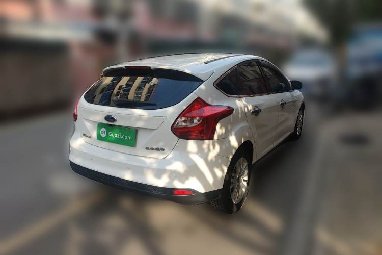 福特 福克斯 2012款 两厢 1.6L 手动舒适型车身外观6005