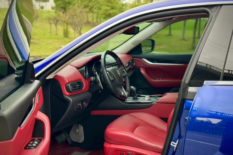 玛莎拉蒂 Levante 2016款 3.0T 标准型中控内饰7005