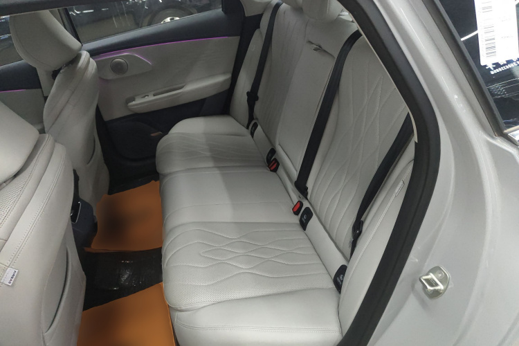 奇瑞 风云A8L 2025款 1.5TGDI 145km 豪华型中控内饰7004