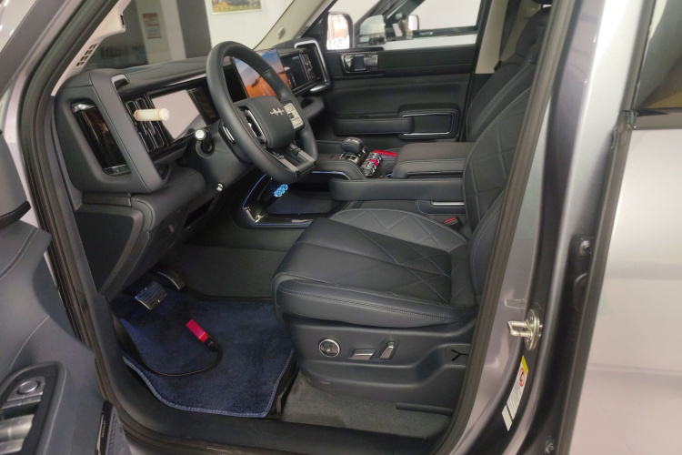 方程豹 豹5 2025款 云辇激光乾崑智驾版中控内饰19