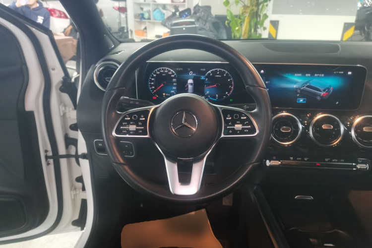 奔驰B级 2021款 B 180 时尚型局部细节13