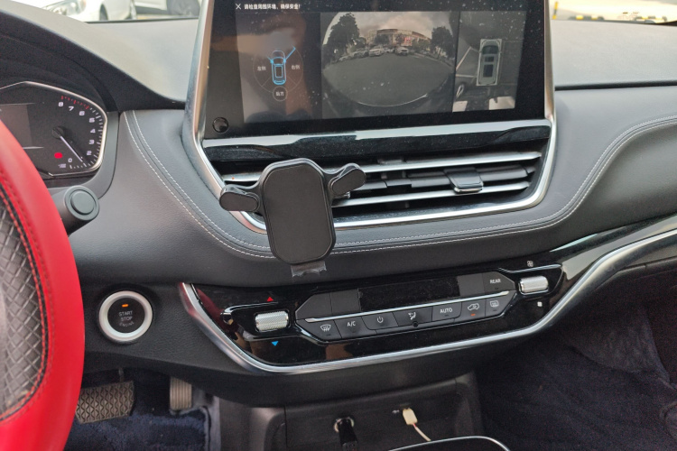 上汽大通MAXUS 大通G20 2021款 改款 PLUS 2.0T 汽油自动豪华版局部细节16