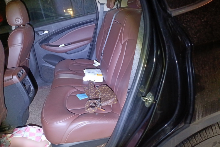 别克 昂科威 2018款 20T 两驱豪华型中控内饰21