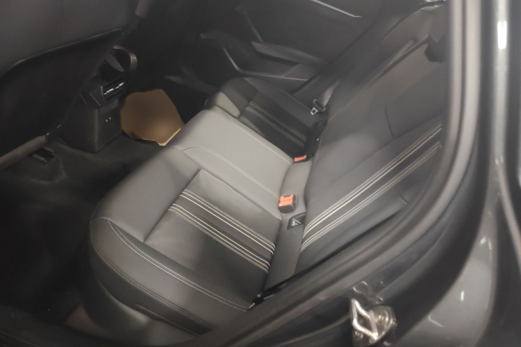 奥迪A3 2022款 A3L Limousine 35 TFSI 时尚运动型中控内饰7004