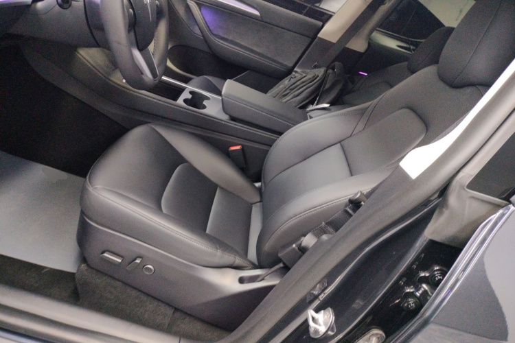 特斯拉 Model Y 2024款 长续航全轮驱动版中控内饰19