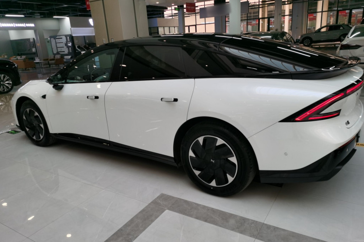 小鹏P7+ 2024款 长续航 Max车身外观4