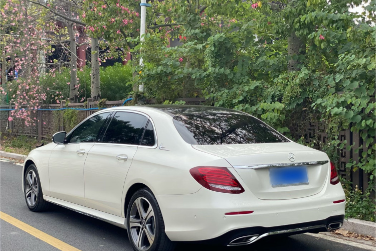 奔驰E级 2020款 E 260 L 运动型车身外观6008