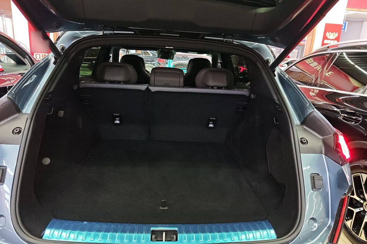 领克08 EM-P 2025款 220km 四驱性能Halo中控内饰23