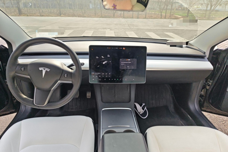 特斯拉 Model 3 2022款 后轮驱动版中控内饰12