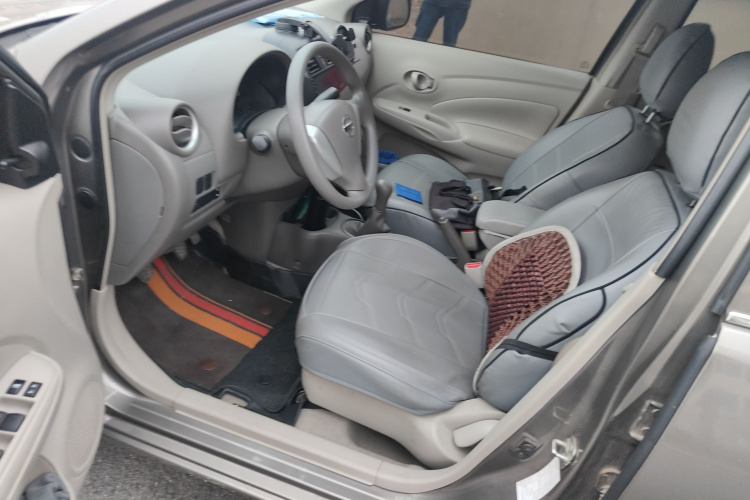 日产 阳光 2015款 1.5XE 手动舒适版中控内饰20