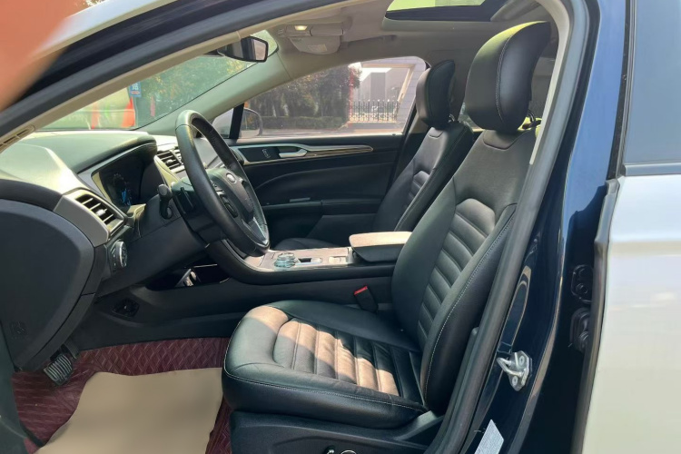 福特 蒙迪欧 2017款 EcoBoost 180 时尚型中控内饰7002