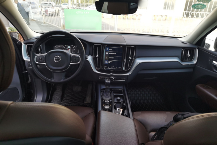 沃尔沃XC60 2019款 T5 四驱智远版 国VI中控内饰12
